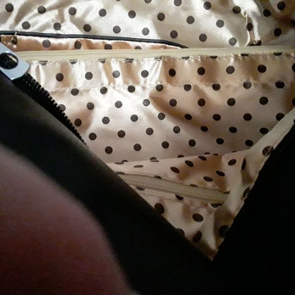 Skull Design Studded Crossbody - Picture 3 of 3